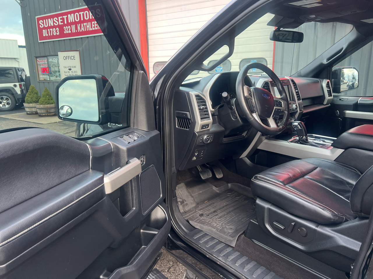 Ford F-150 4WD SuperCrew 145" Lariat 2020