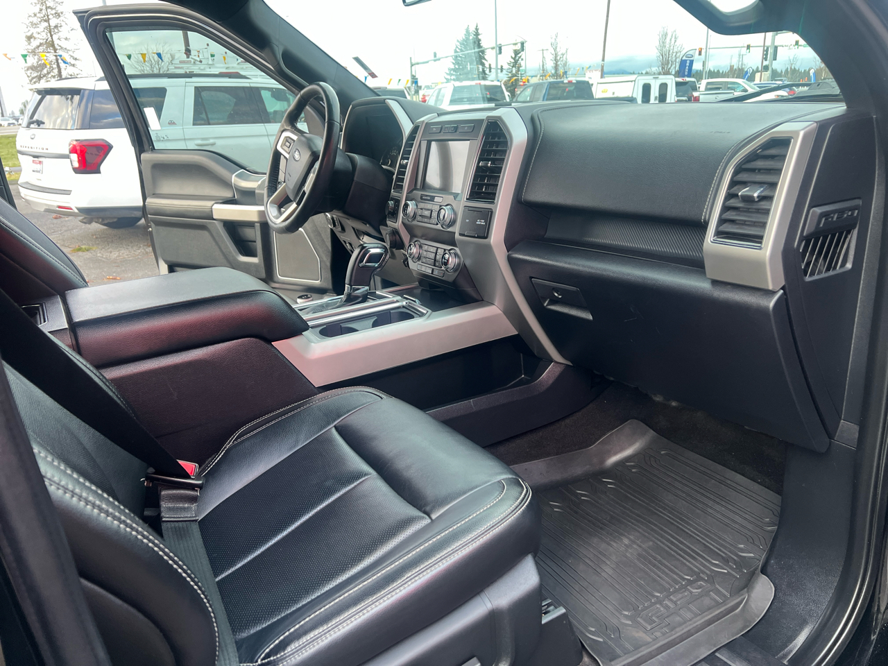 Ford F-150 4WD SuperCrew 145" Lariat 2020