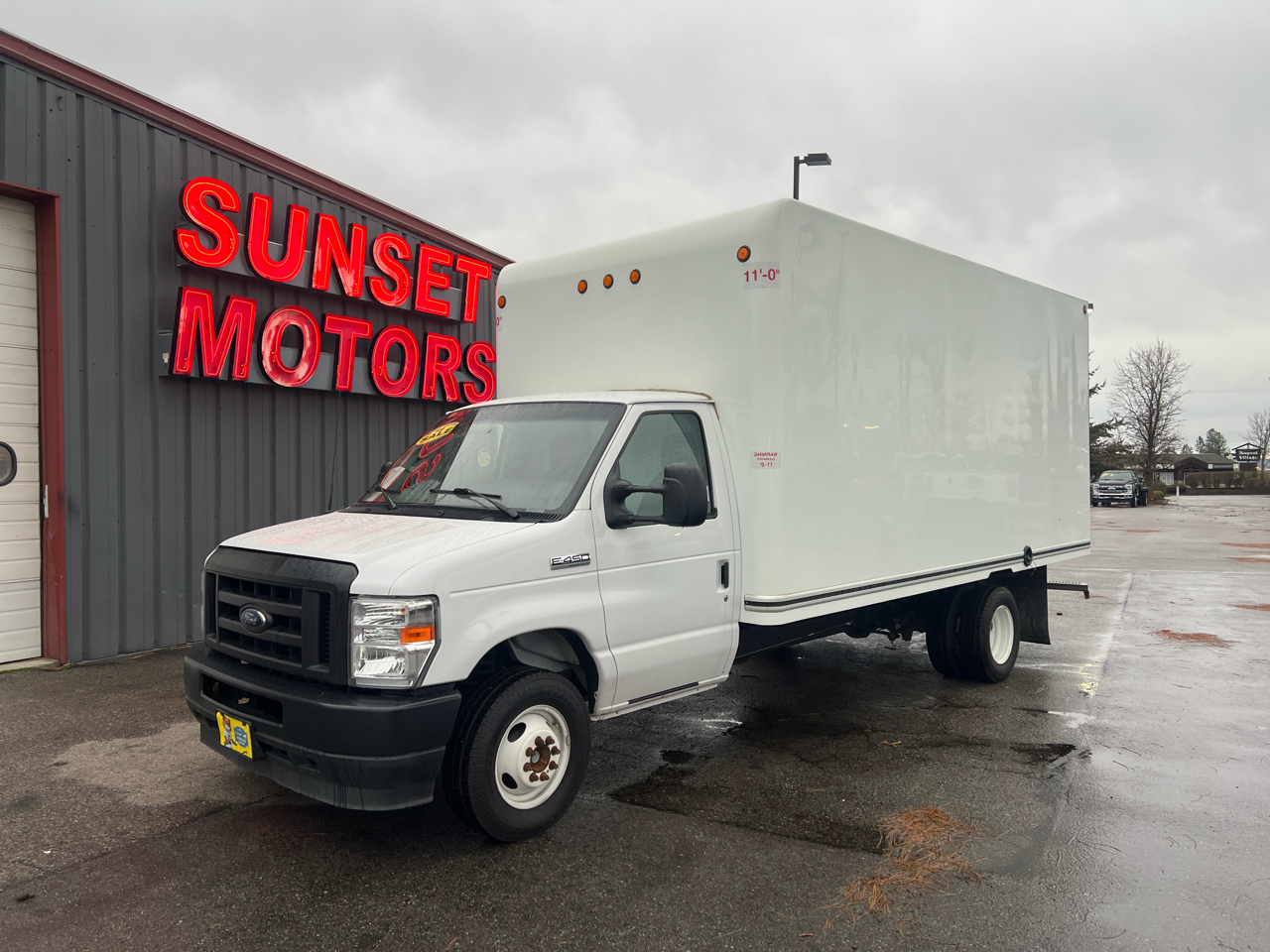 2023 Ford E-Series Cutaway E-450 DRW 158" WB