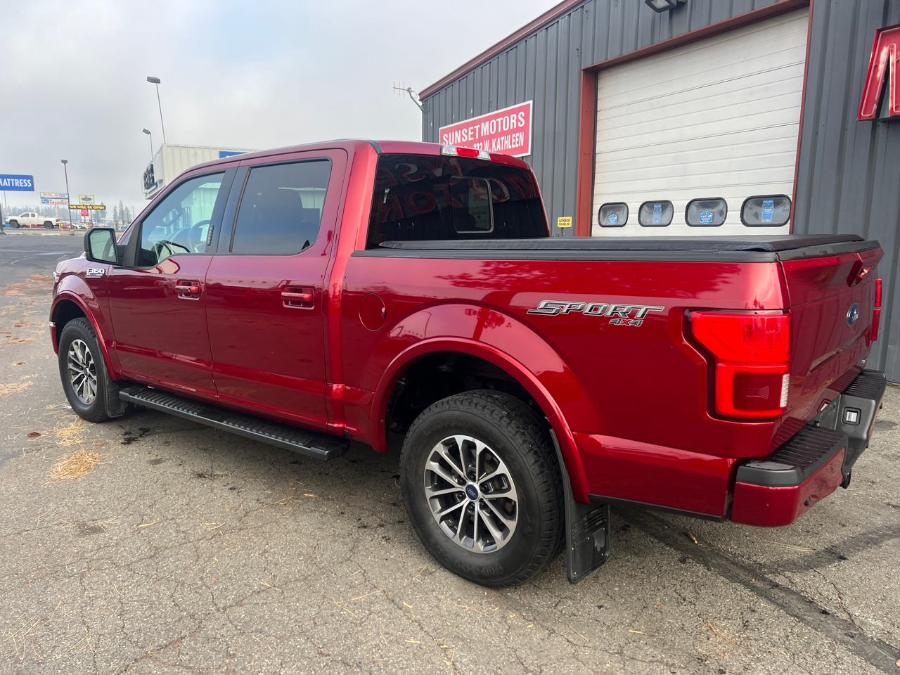 Ford F-150 4WD SuperCrew 145" Lariat 2018
