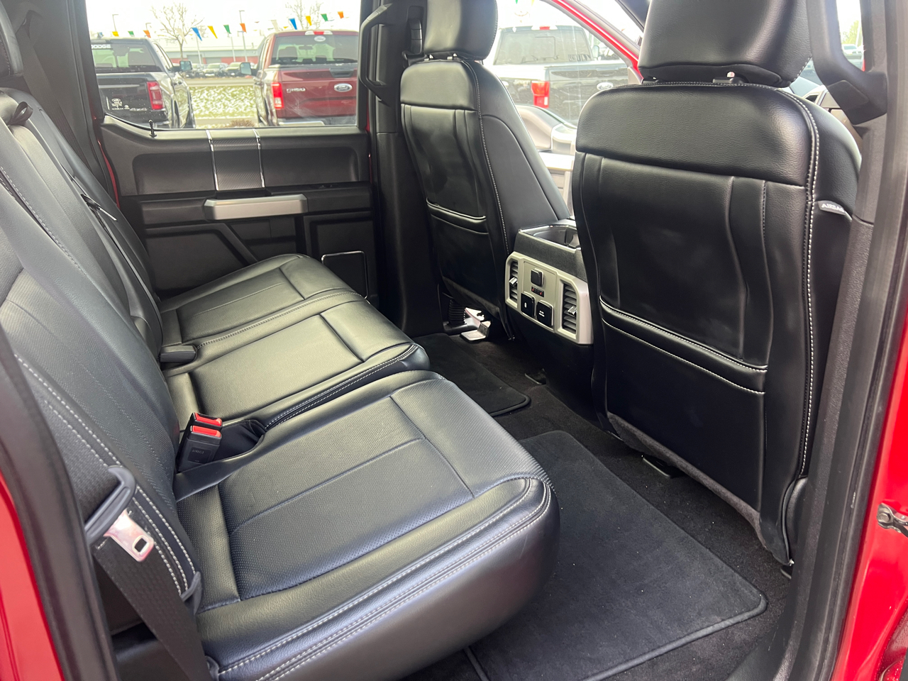 Ford F-150 4WD SuperCrew 145" Lariat 2018