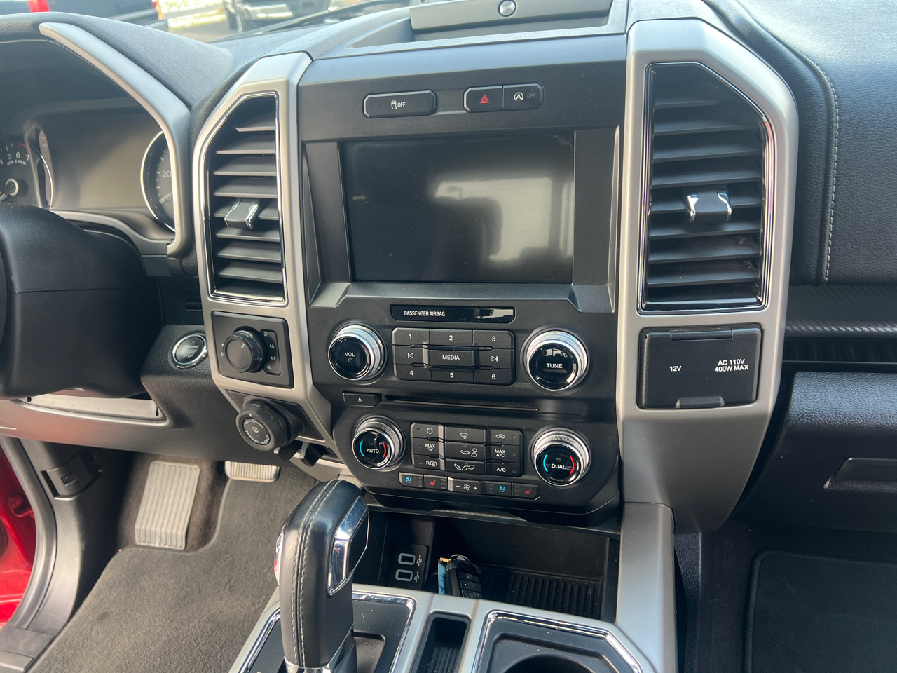 Ford F-150 4WD SuperCrew 145" Lariat 2018