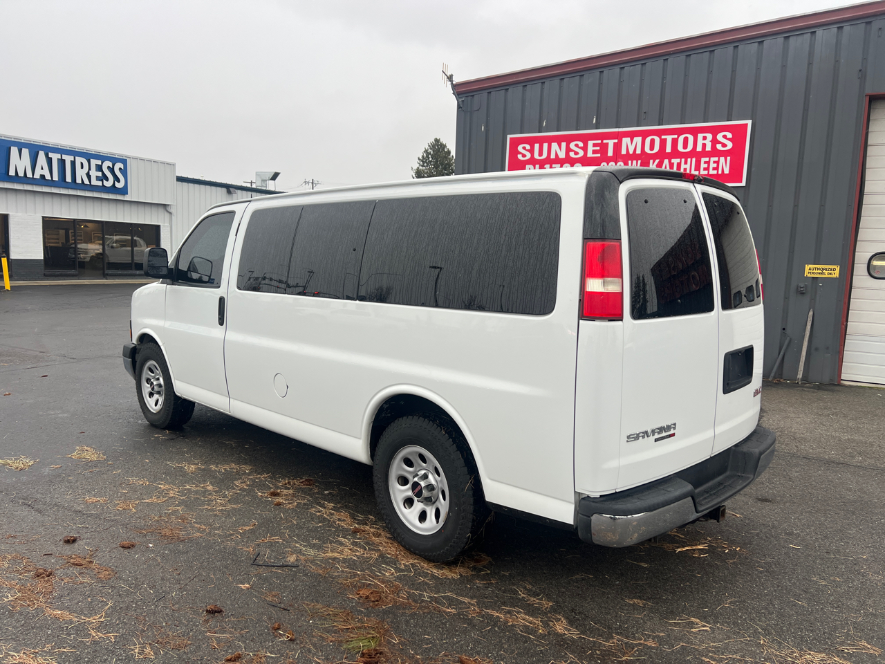 GMC Savana Passenger AWD 1500 135" LS 2014