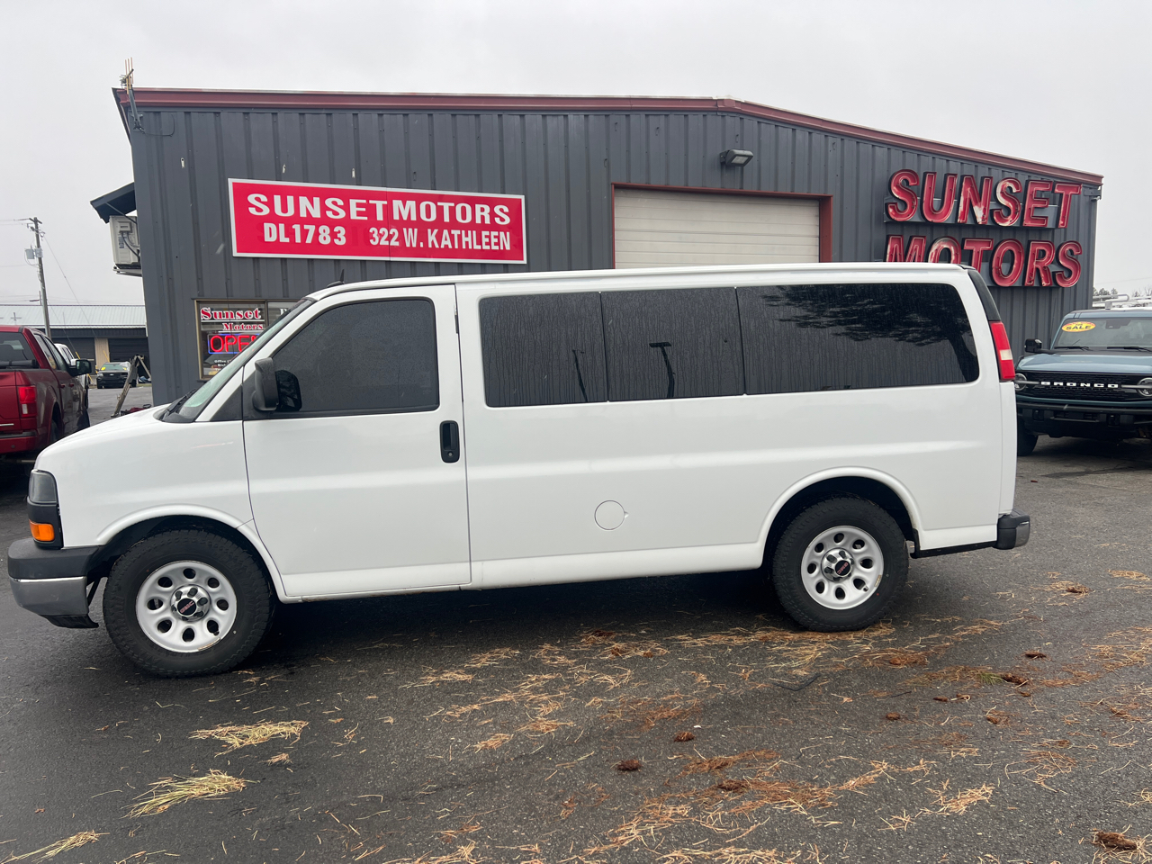 GMC Savana Passenger AWD 1500 135" LS 2014