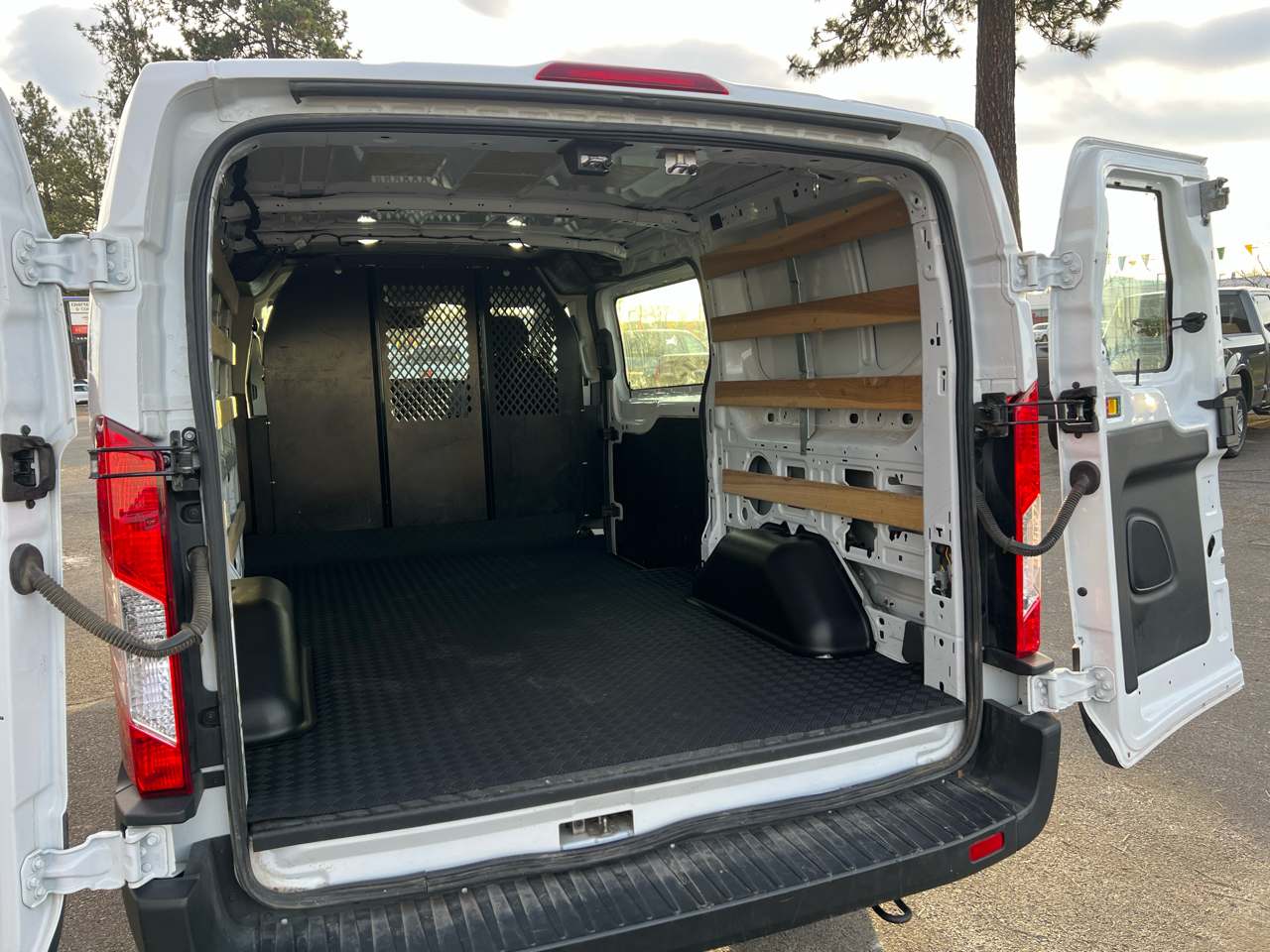 Ford Transit Cargo Van T-250 130" Low Rf 9070 GVWR RWD 2024