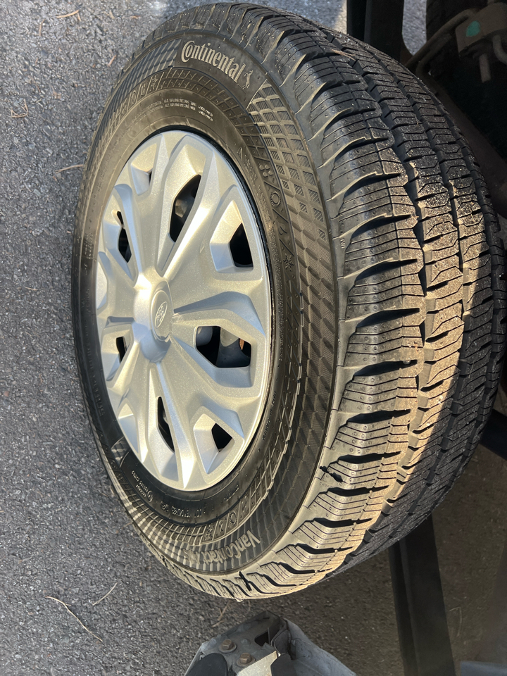 Ford Transit Cargo Van T-250 130" Low Rf 9070 GVWR RWD 2024