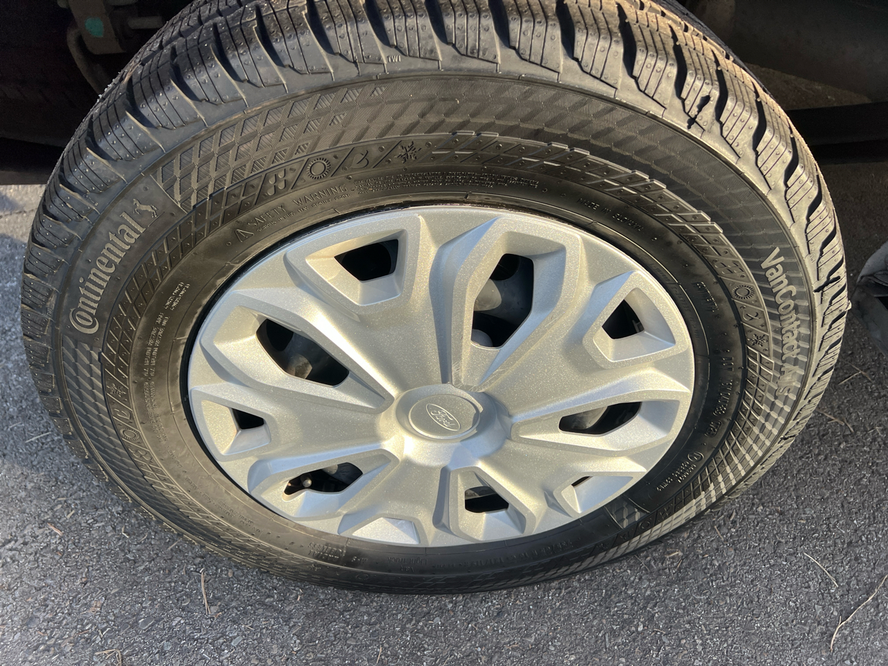 Ford Transit Cargo Van T-250 130" Low Rf 9070 GVWR RWD 2024