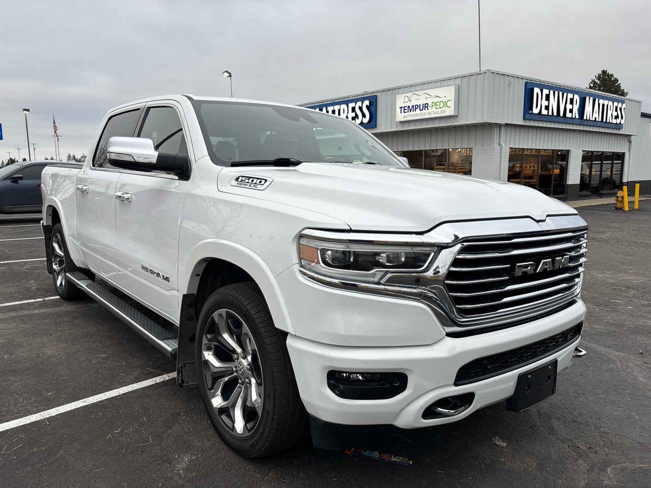 RAM 1500 Limited Longhorn 4x4 Crew Cab 5'7" Box 2022