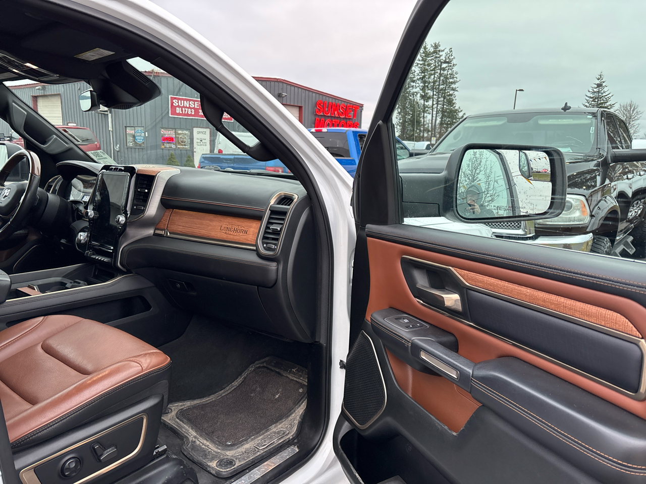 RAM 1500 Limited Longhorn 4x4 Crew Cab 5'7" Box 2022