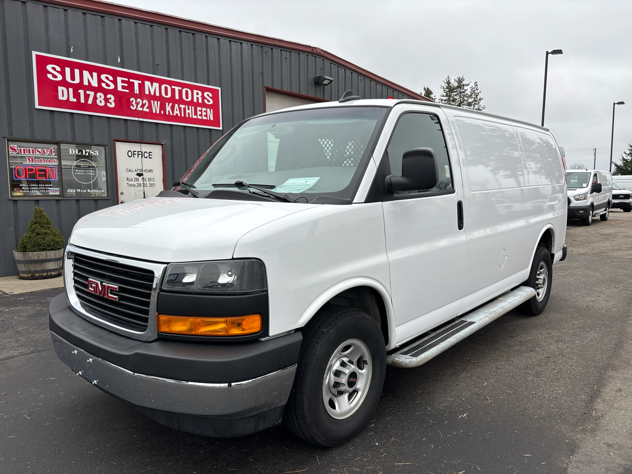 2023 GMC Savana Cargo Van RWD 2500 135"