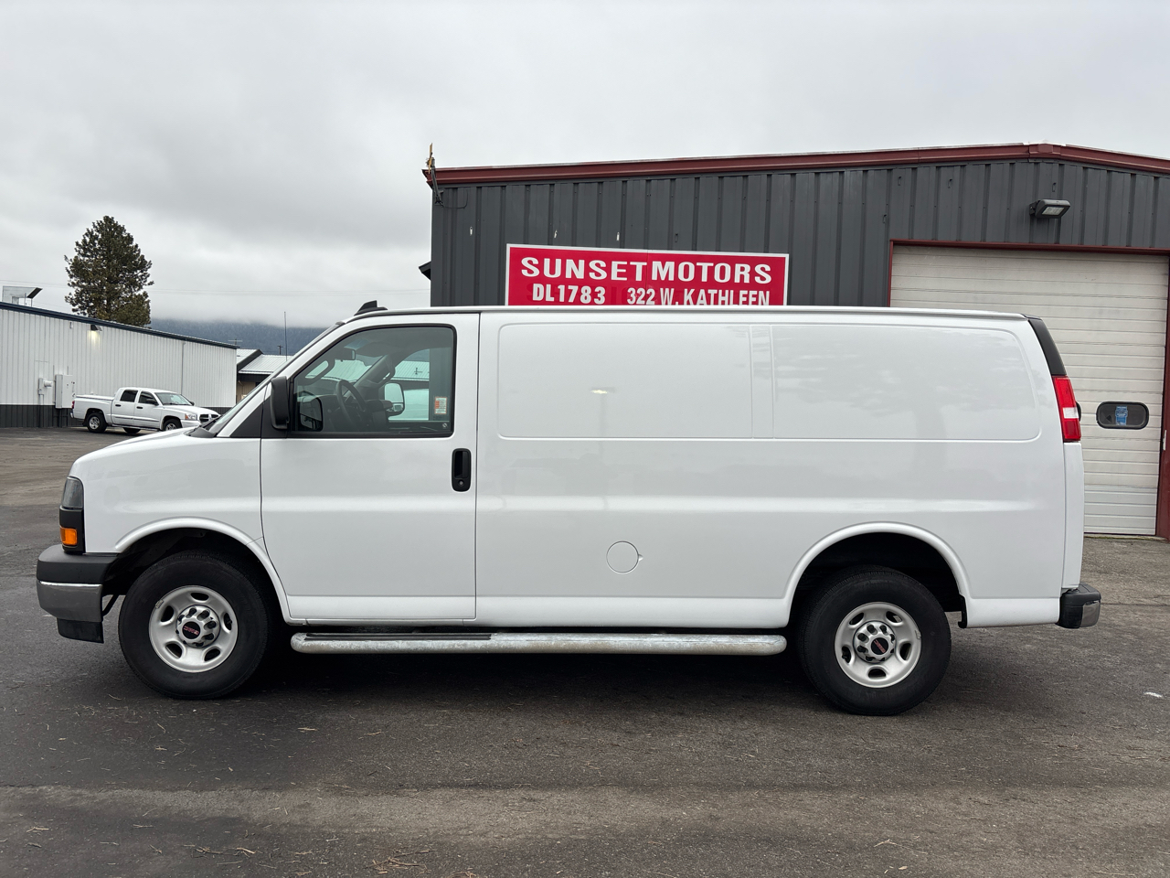 GMC Savana Cargo Van RWD 2500 135" 2023