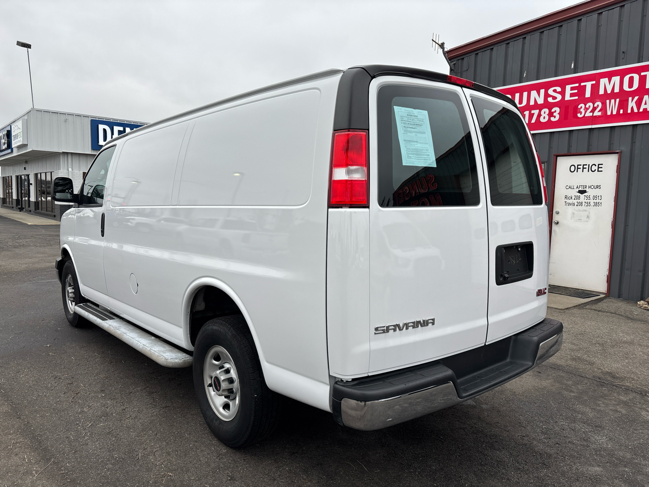 GMC Savana Cargo Van RWD 2500 135" 2023