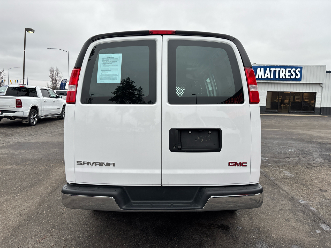 GMC Savana Cargo Van RWD 2500 135" 2023