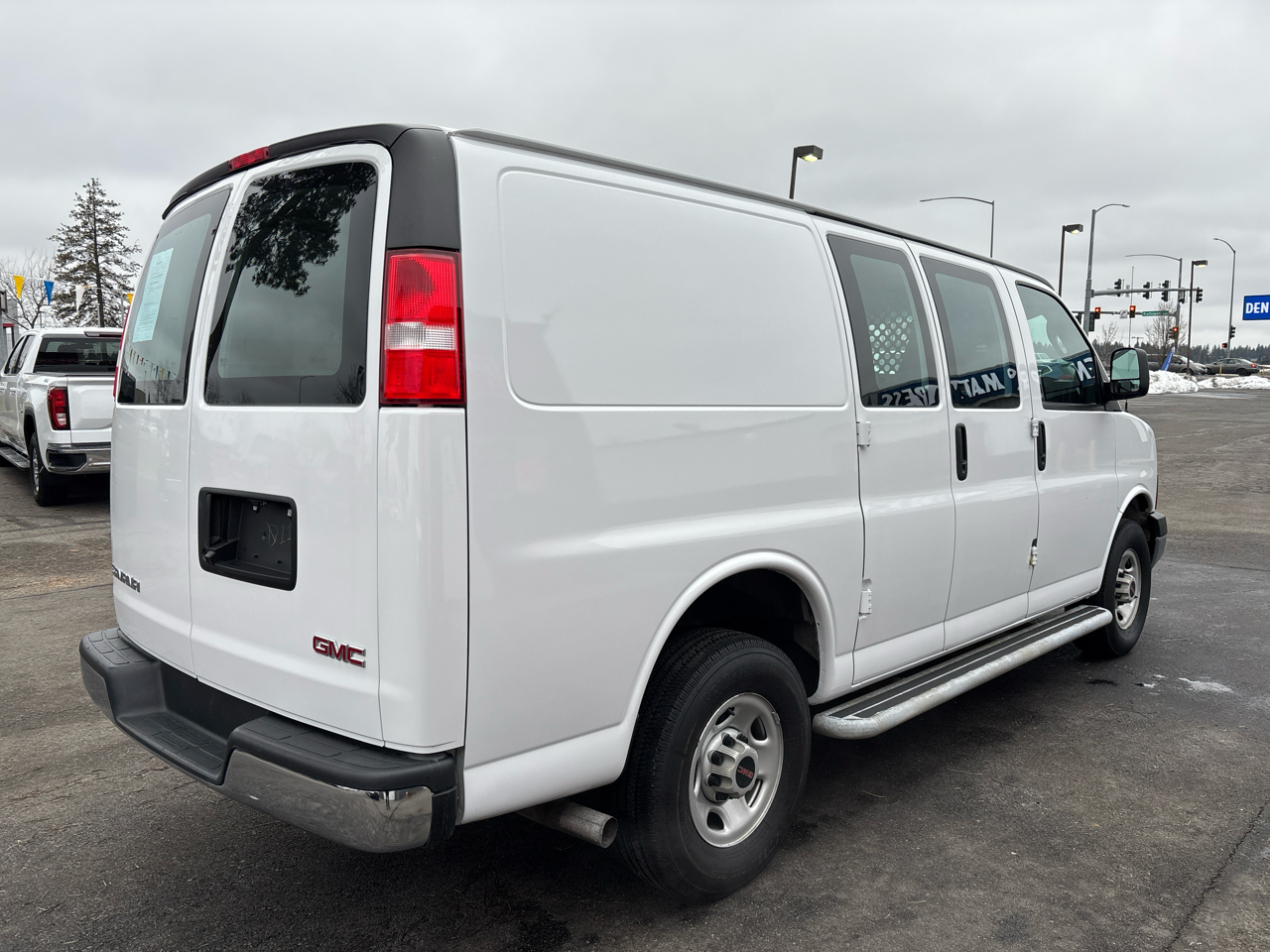 GMC Savana Cargo Van RWD 2500 135" 2023