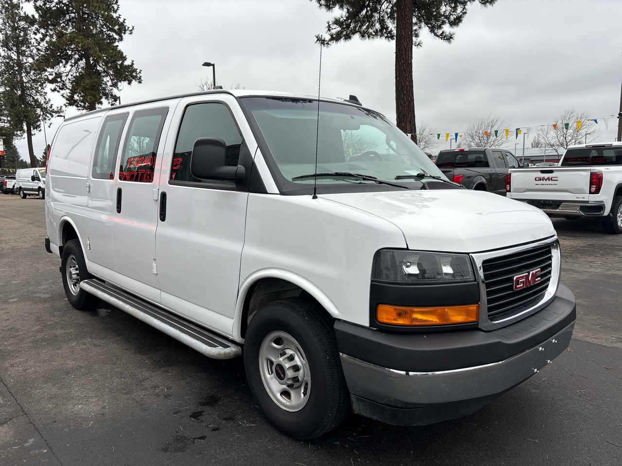 GMC Savana Cargo Van RWD 2500 135" 2023
