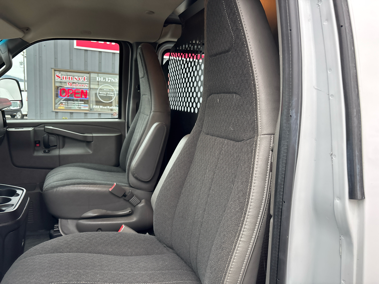 GMC Savana Cargo Van RWD 2500 135" 2023