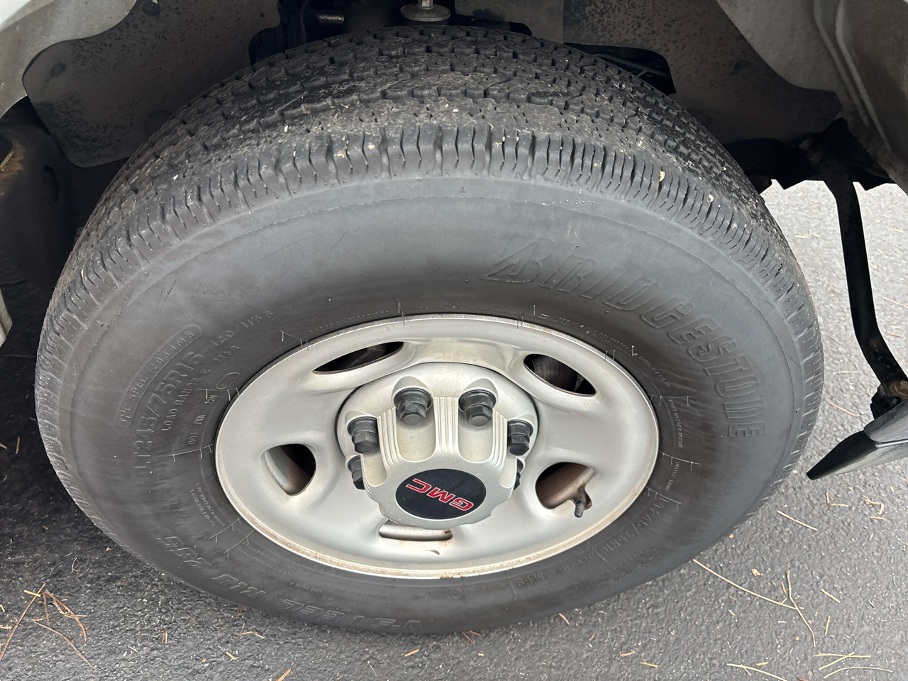 GMC Savana Cargo Van RWD 2500 135" 2023