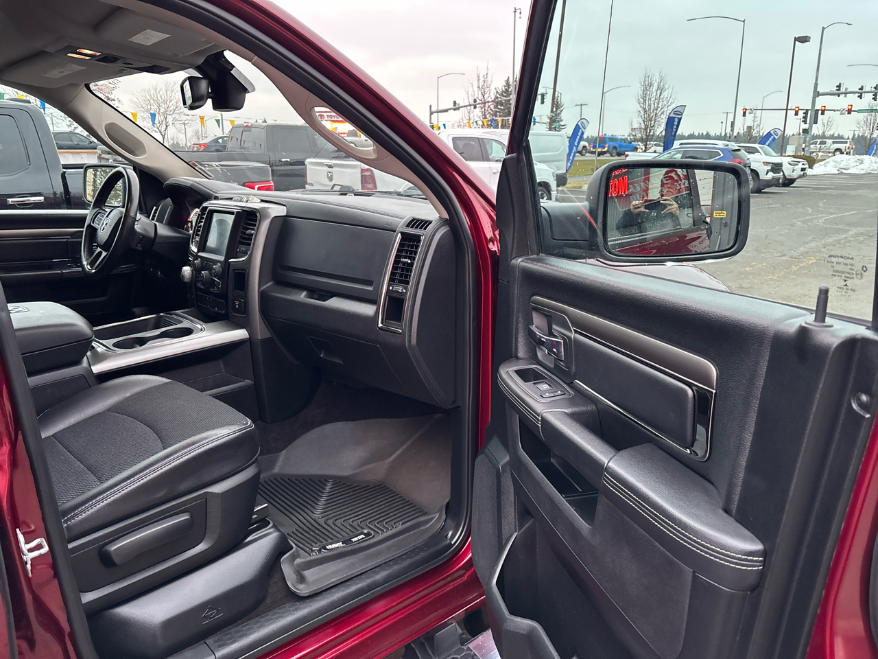 RAM 1500 4WD Crew Cab 149" Sport 2018