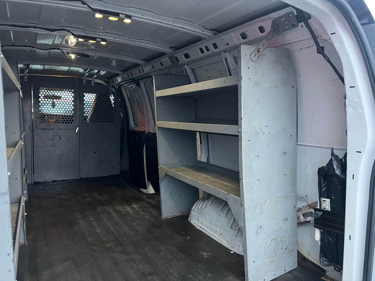 GMC Savana Cargo Van RWD 2500 155" 2017