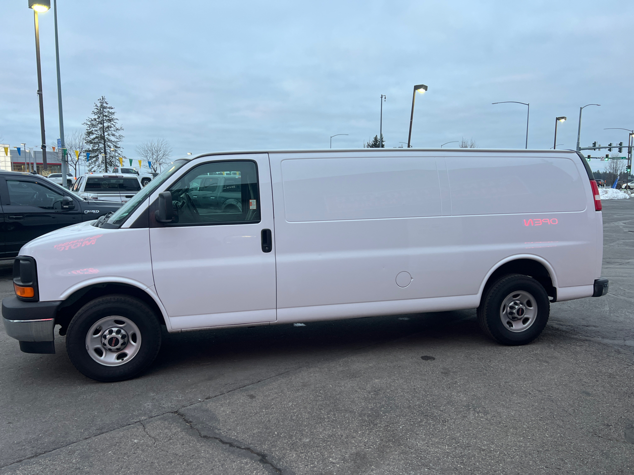GMC Savana Cargo Van RWD 2500 155" 2017