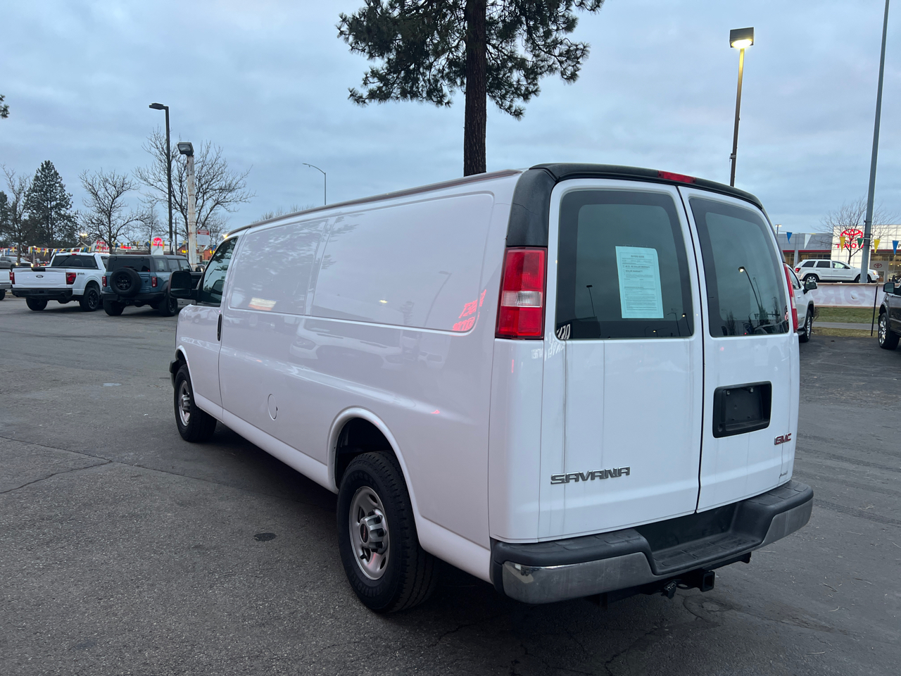 GMC Savana Cargo Van RWD 2500 155" 2017