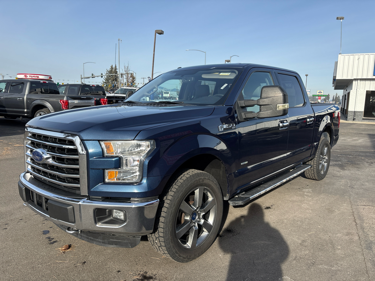 2015 Ford F-150 4WD SuperCrew 145" XLT