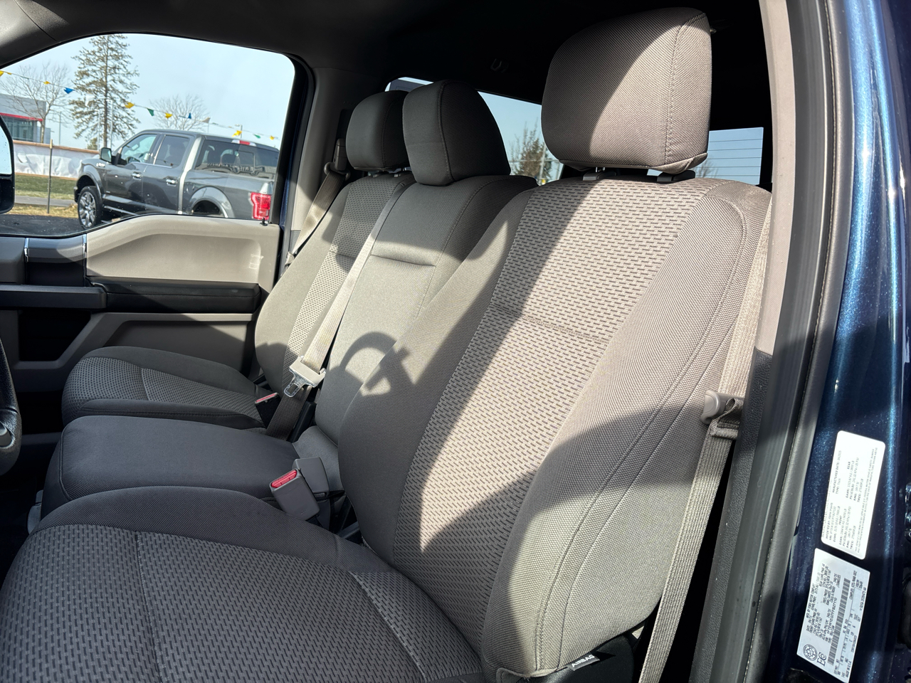 Ford F-150 4WD SuperCrew 145" XLT 2015