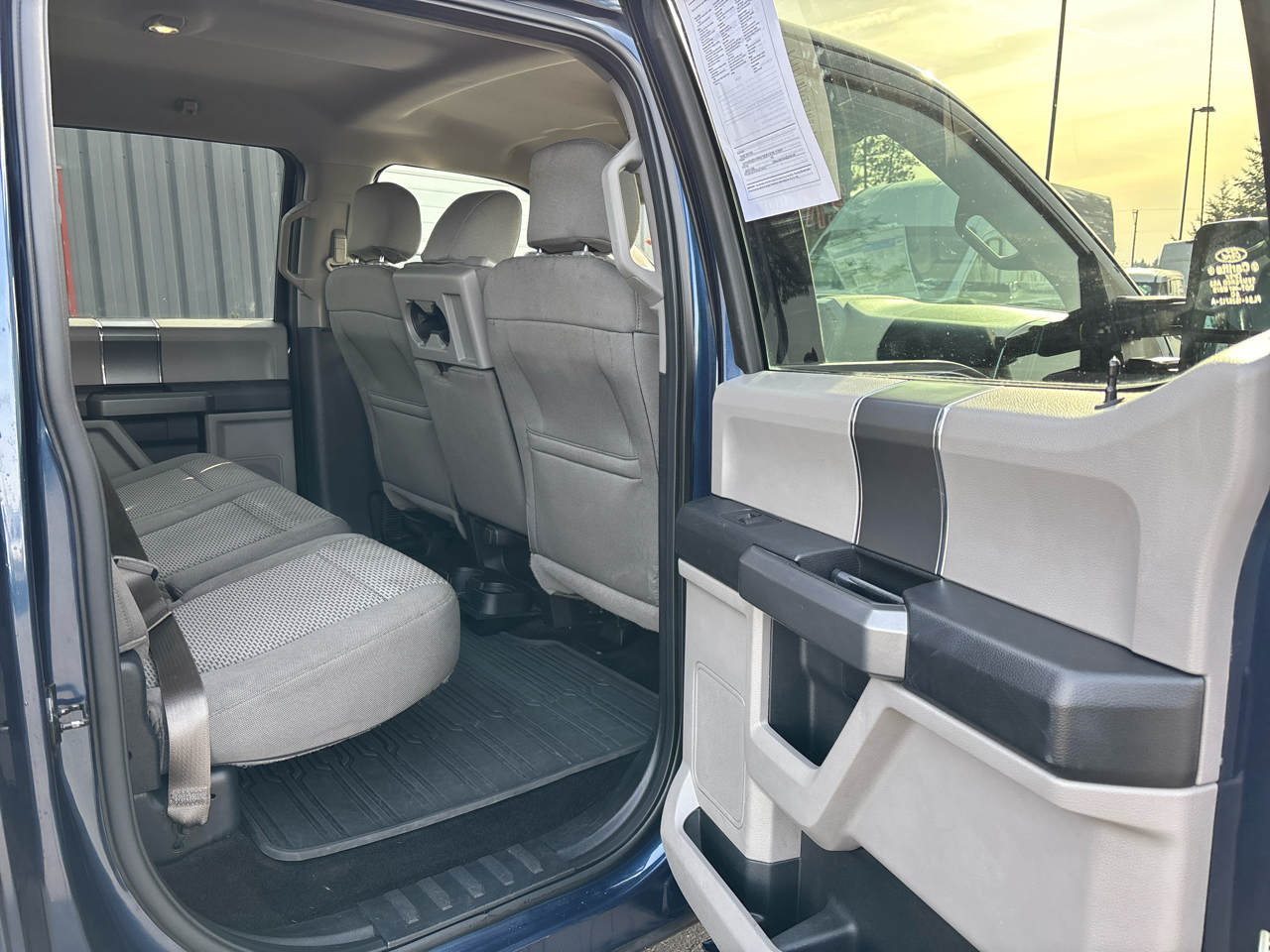 Ford F-150 4WD SuperCrew 145" XLT 2015