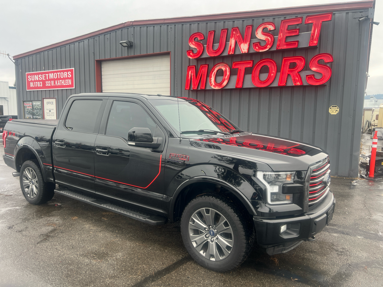 2016 Ford F-150 4WD SuperCrew 145" Lariat
