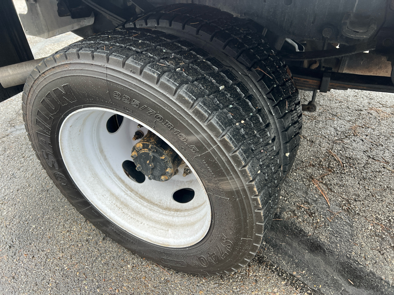 Ford Super Duty F-550 DRW Crew Cab 200" WB 84" CA XLT 2022