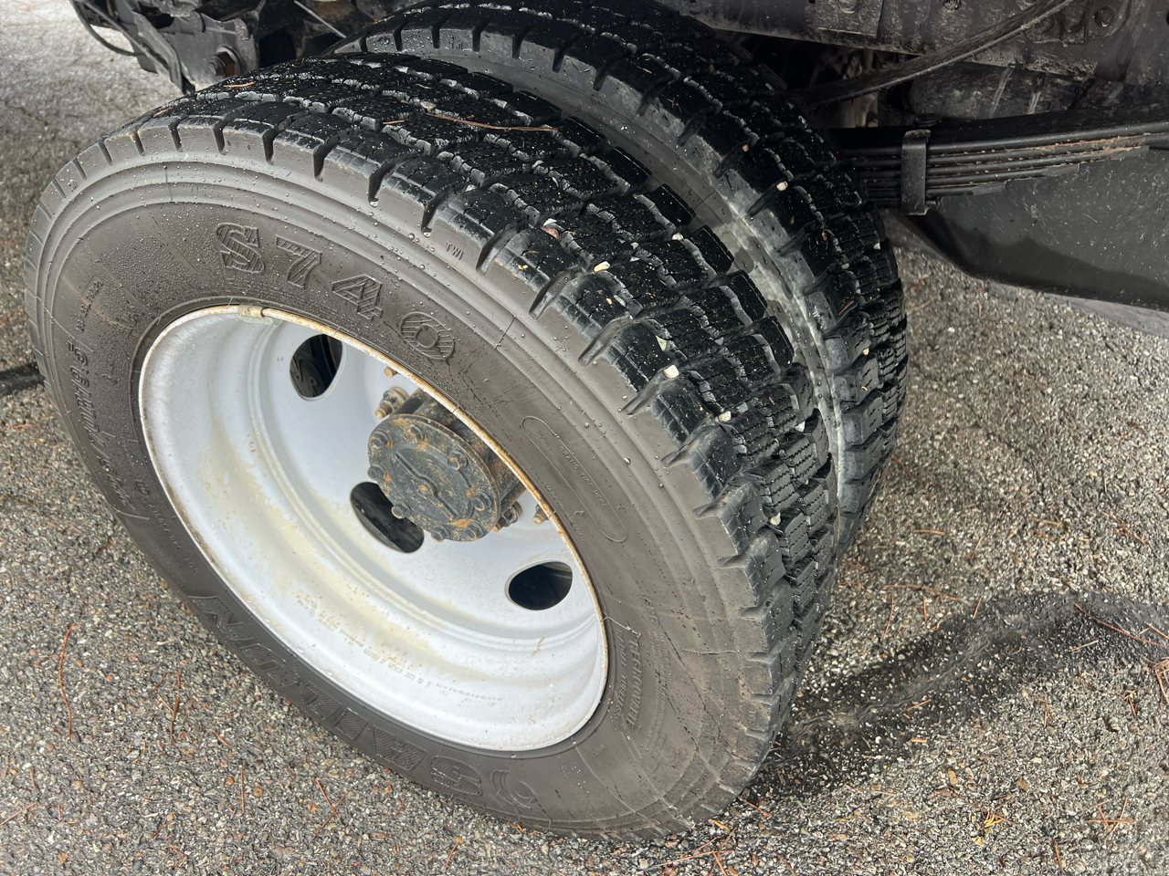 Ford Super Duty F-550 DRW Crew Cab 200" WB 84" CA XLT 2022