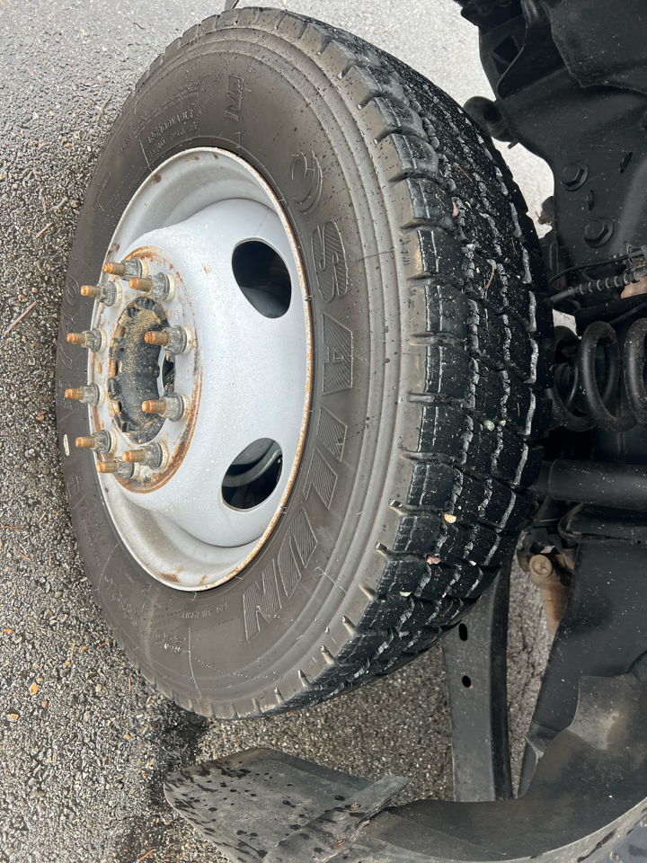 Ford Super Duty F-550 DRW Crew Cab 200" WB 84" CA XLT 2022