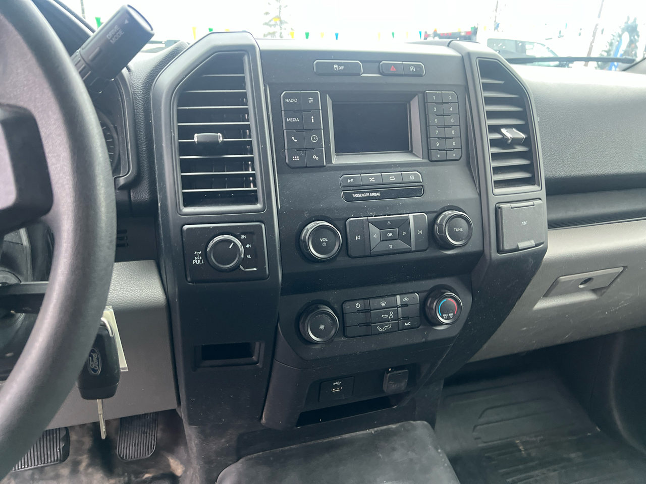 Ford F-150 4WD Reg Cab 122.5" XL 2020