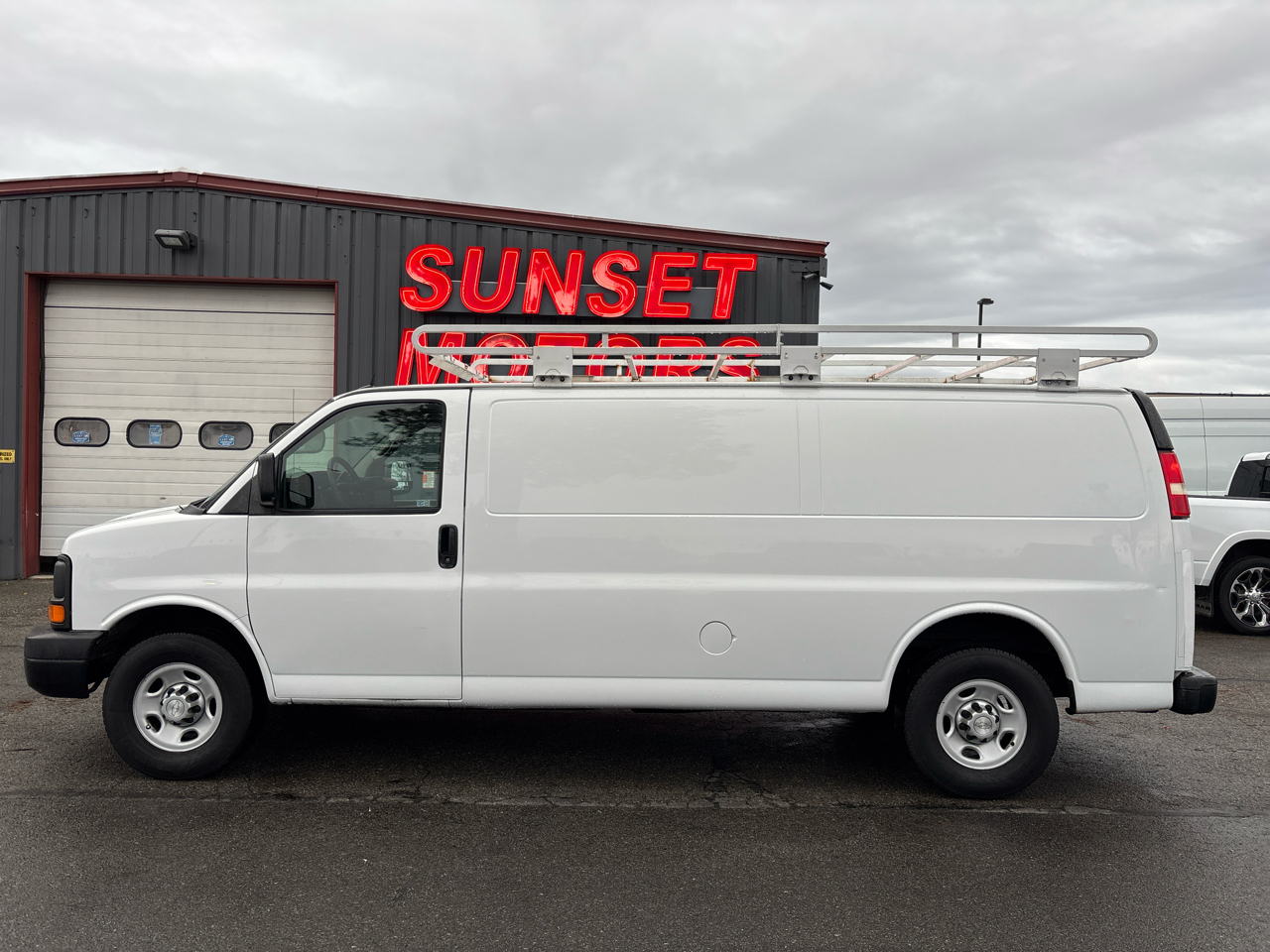 Chevrolet Express Cargo Van RWD 2500 155" 2015