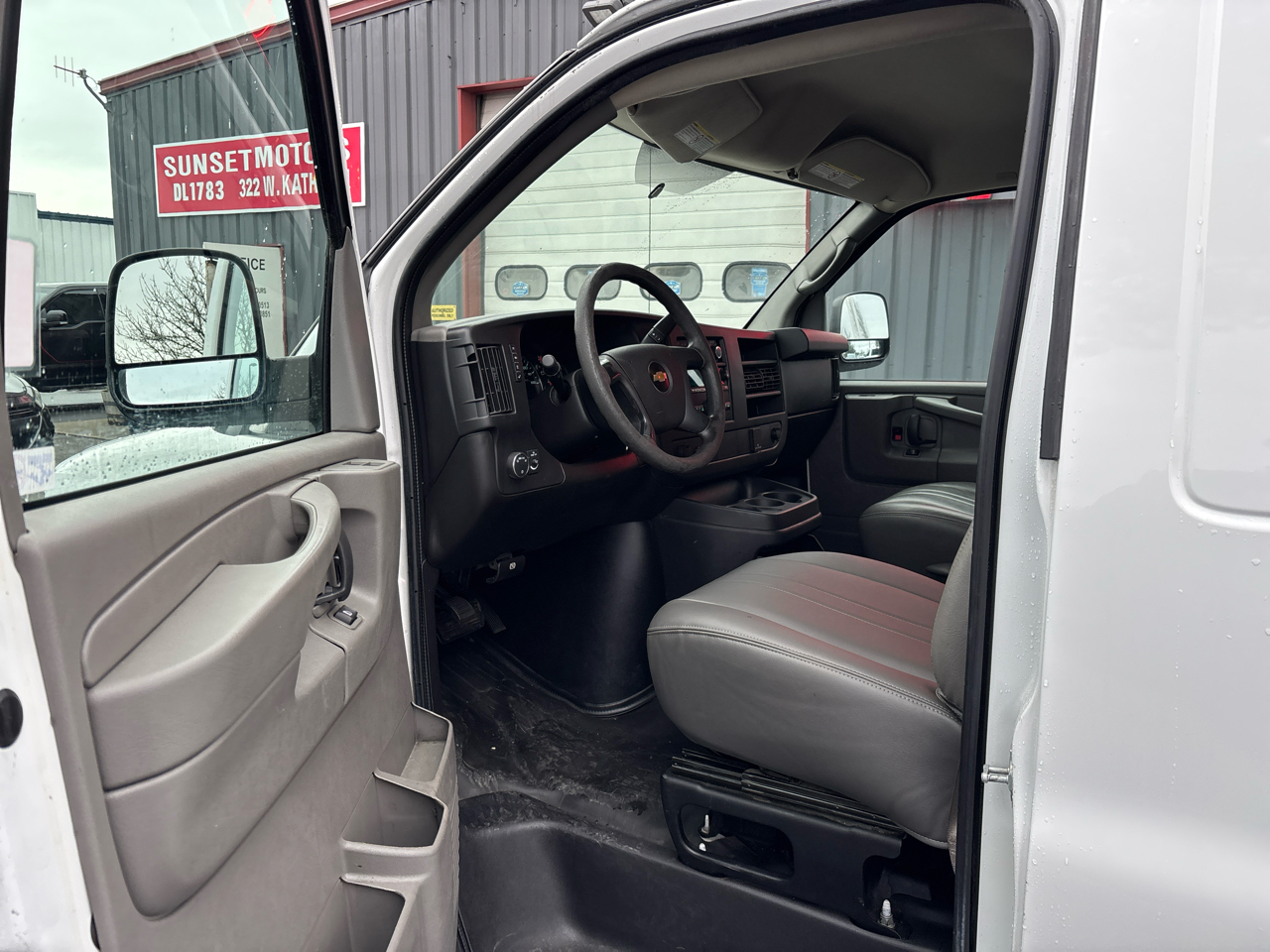 Chevrolet Express Cargo Van RWD 2500 155" 2015