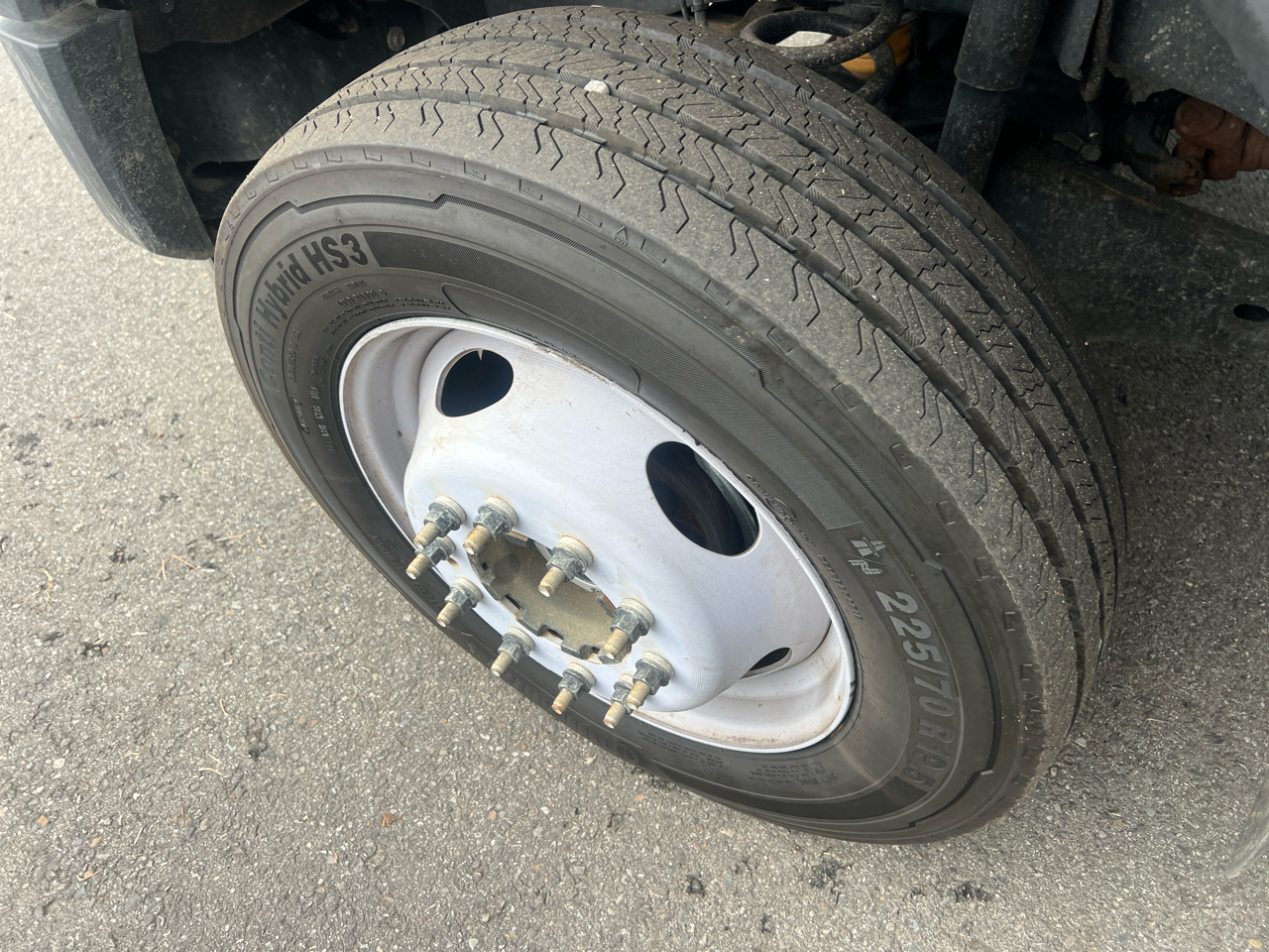 Ford Super Duty F-550 DRW XLT 4WD Crew Cab 203" WB 84" CA 2023