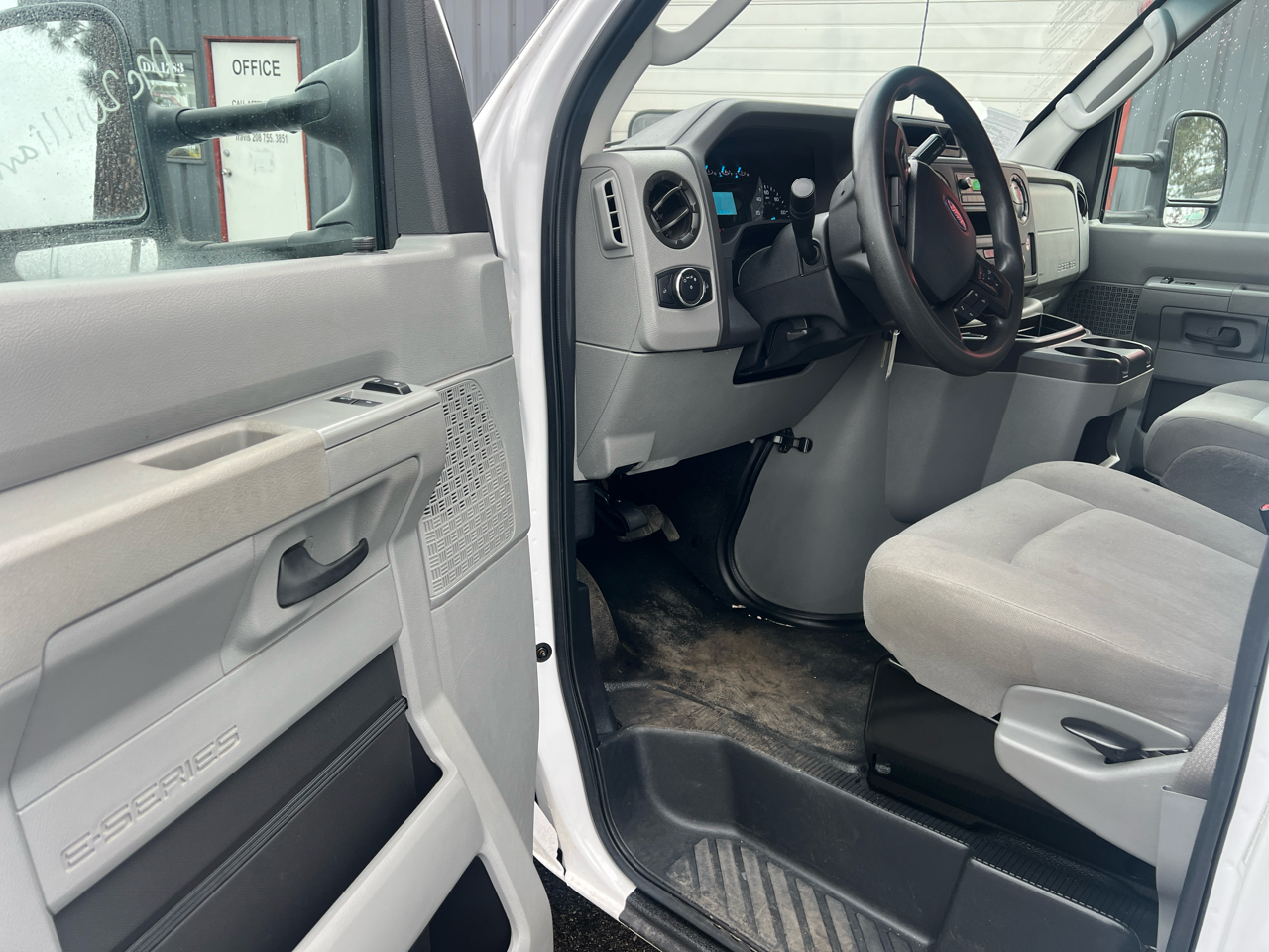 Ford E-Series Cutaway E-450 DRW 158" WB 2023