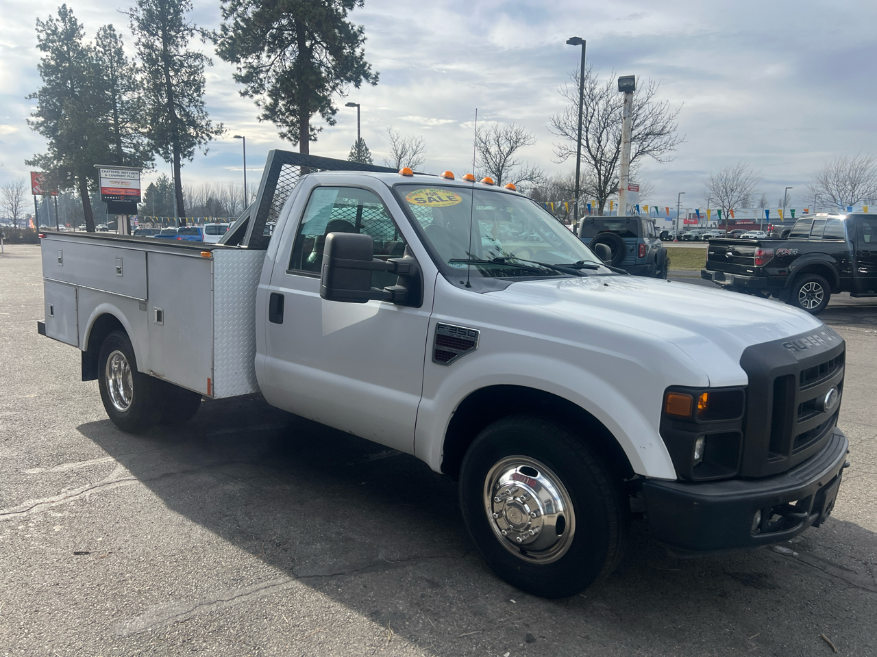 Ford Super Duty F-350 DRW 2WD Reg Cab 141" WB 60" CA XLT 2008
