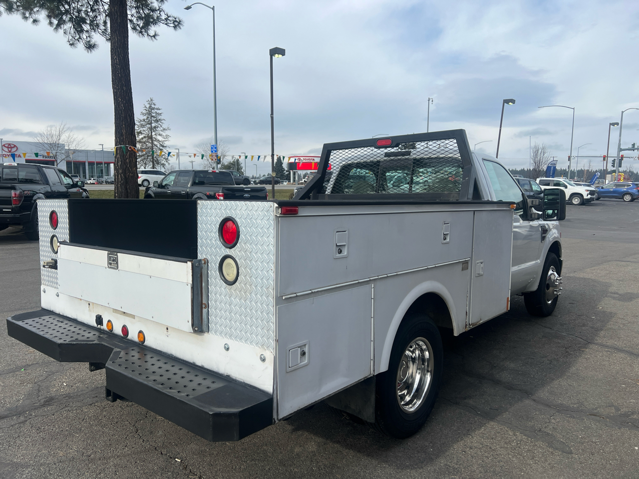 Ford Super Duty F-350 DRW 2WD Reg Cab 141" WB 60" CA XLT 2008