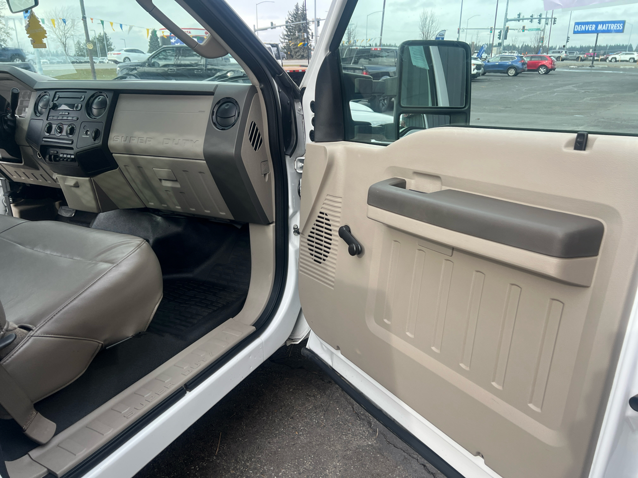 Ford Super Duty F-350 DRW 2WD Reg Cab 141" WB 60" CA XLT 2008