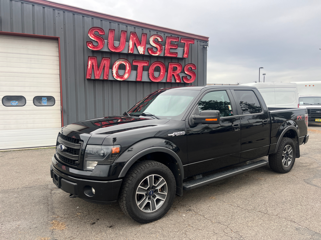 2013 Ford F-150 4WD SuperCrew 145" FX4