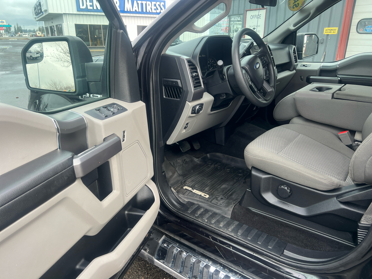 Ford F-150 4WD SuperCrew 145" XLT 2019