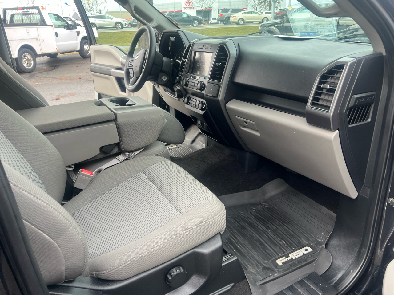 Ford F-150 4WD SuperCrew 145" XLT 2019