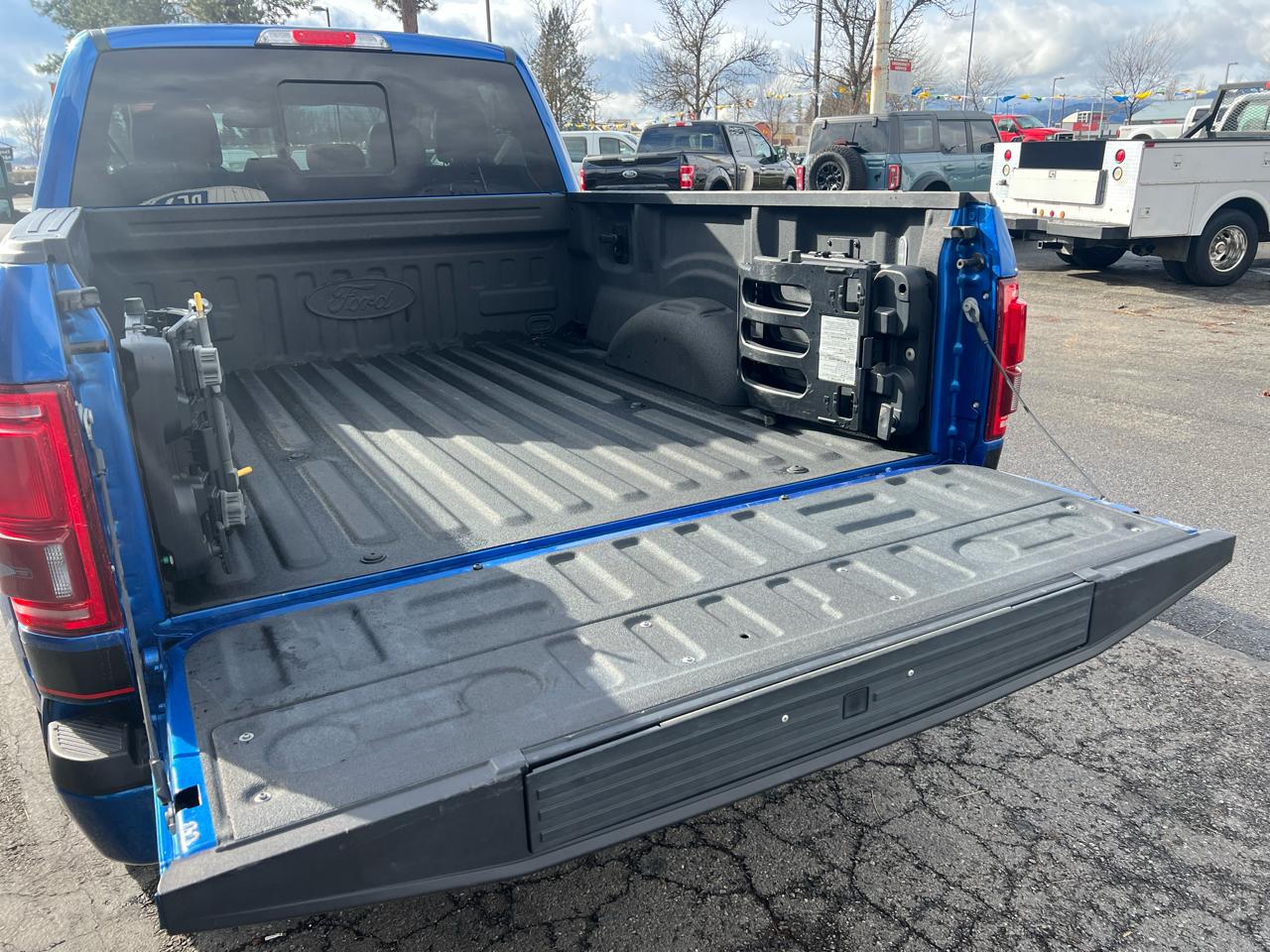 Ford F-150 4WD SuperCrew 157" Lariat 2016