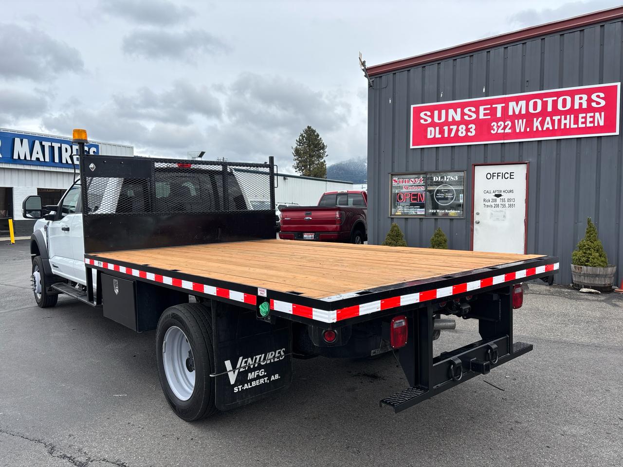 Ford F-550 Super Duty Crew Cab 4WD DRW 2024