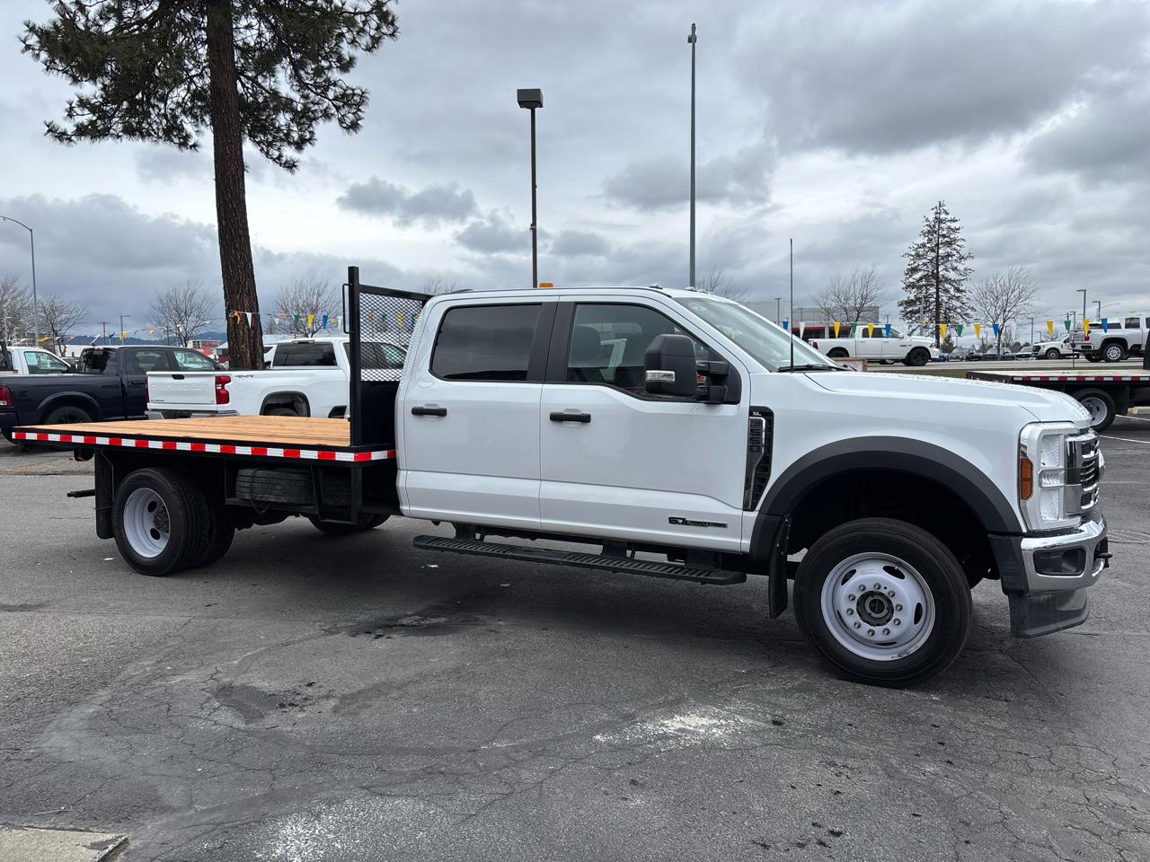 Ford F-550 Super Duty Crew Cab 4WD DRW 2024