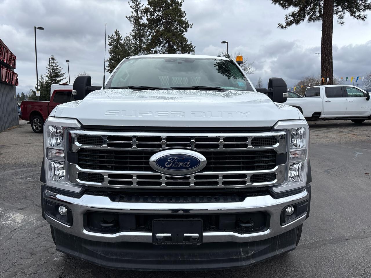 Ford F-550 Super Duty Crew Cab 4WD DRW 2024