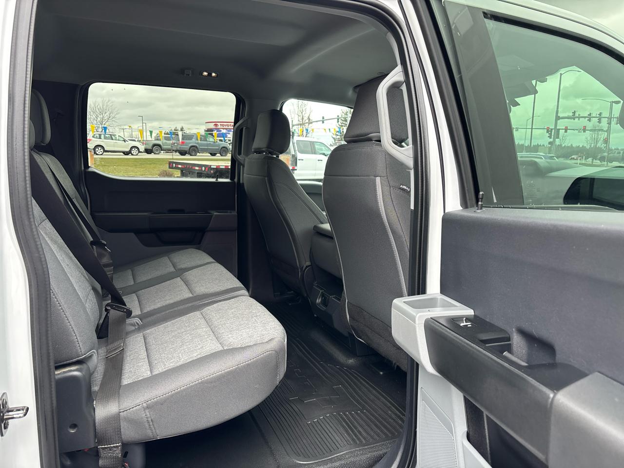 Ford F-550 Super Duty Crew Cab 4WD DRW 2024