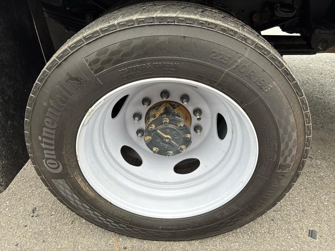 Ford F-550 Super Duty Crew Cab 4WD DRW 2024