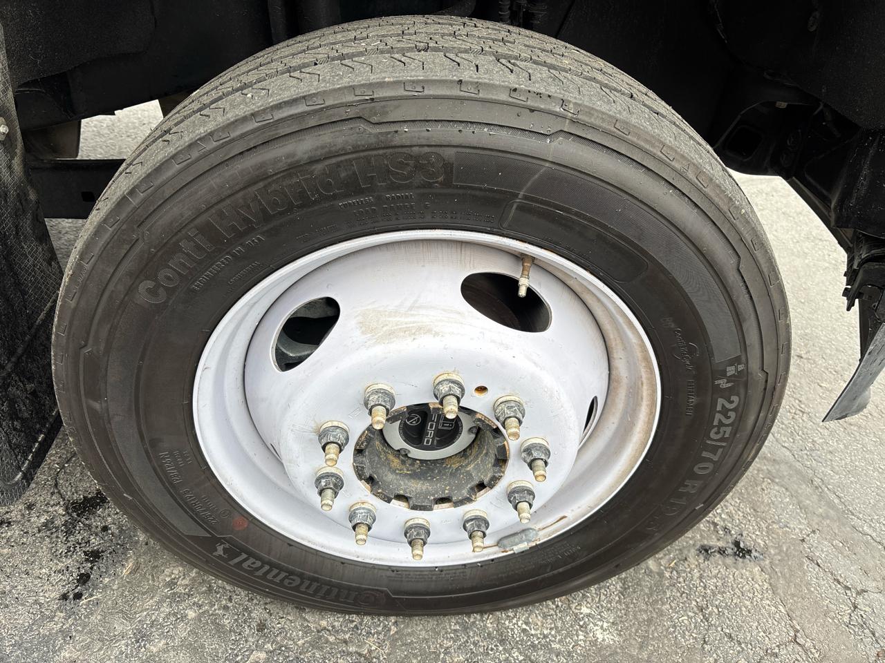 Ford F-550 Super Duty Crew Cab 4WD DRW 2024